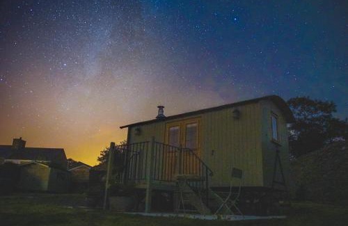Llanfachraeth Cama Y Desayuno | Storws Y Gorlan Shepherd's Hut
