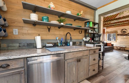 Big Bear City Cabaña | Story Book Cottage w/Spa, Close To Free Trolley