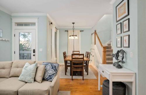 Nelscott Casa | Storybook Beach Cottage