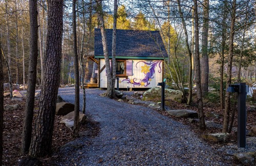 Goldbond Cabaña | Storybook Cottage @ Four Fillies Lodge-Glamping