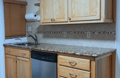 Cripple Creek Casa | StoryBrook Mountain Escape. Pet-Friendly. Stunning views. Event Inquiry.