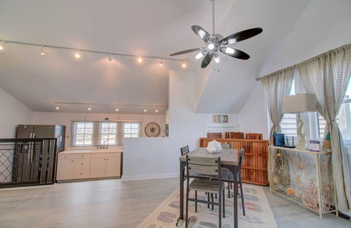 Hatteras Condominio | Stowe Away - Gorgeous 1 bedroom with ALL the perks!