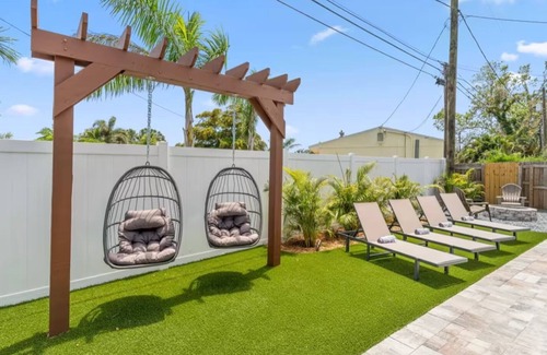 St. Petersburg - Clearwater Casa | StPeteBeachBungalow-SltPool/golf/gameroom-Slps 10