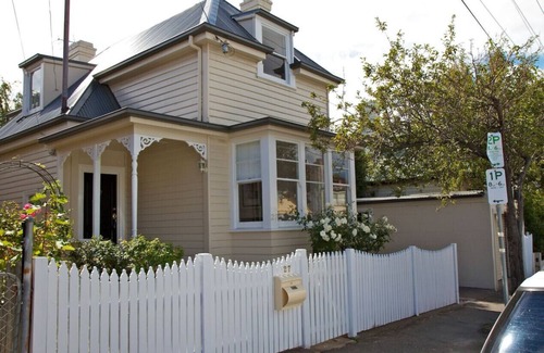 North Hobart Casa | Impresionante casa de 4 dormitorios en el corazón de North Hobart. WIFI, Netflix.