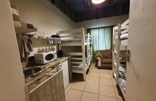 Strand Apartamento | Strand Family studio en-suite 6 sleeper Kitchenette Helderberg CT