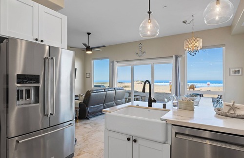 Oceano Casa | Strandcastle Beach House 2.0 - Oceanfront! - You're right on the sand!