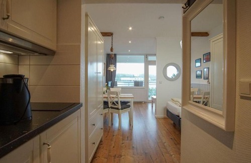 Heiligenhafen Apartamento | Strandhotel-Heiligenhafen-Wohnung-208-Kajuete-Typ-III