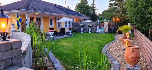 Hollviken Villa | Strandnära Pool villa
