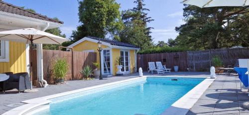 Hollviken Villa | Strandnära Pool villa
