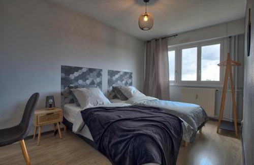 Koenigshoffen Est Apartamento | Strasbourg Urban Chic Cathedral View - parking, tram, 8 min city center