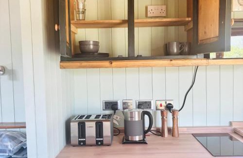 Snitterfield Cabina | Stratford Bespoke Shepherd Hut