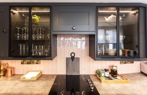 Stratford-upon-Avon Casa | Stratford - beautiful luxe townhouse stay, 5 mins stroll to town, free parking