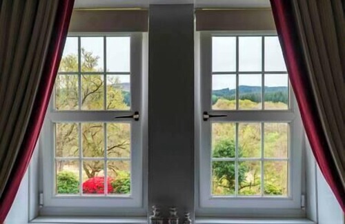 Furnace Casa | Strathlachlan Lodge - Luxury country home with Hot Tub and Sauna
