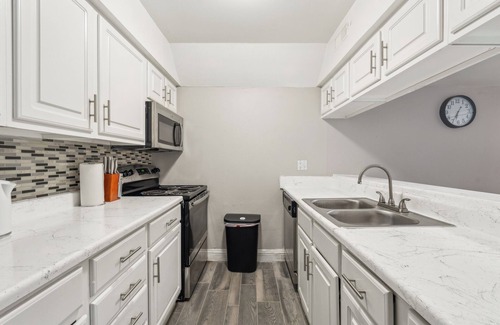 South Arlington Apartamento | Stratton 401A I Spacious 2 Bed 1.5 Bath