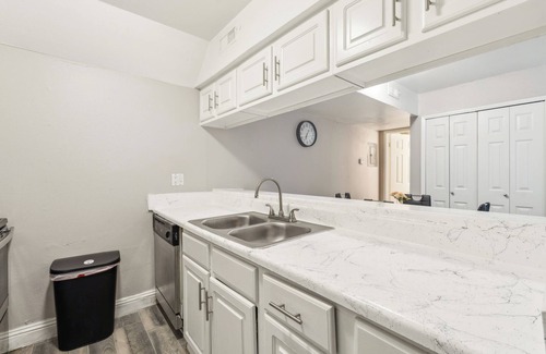 South Arlington Apartamento | Stratton 401A I Spacious 2 Bed 1.5 Bath