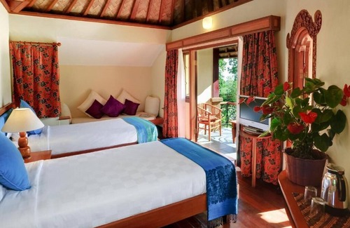 Batunya Hotel | Strawberry Hill Hotel & Restaurant
