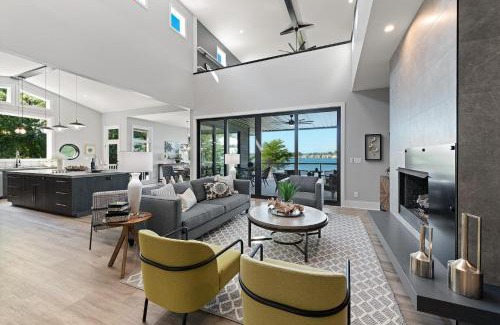 Mayhew Casa | Strawpocket to Starboard