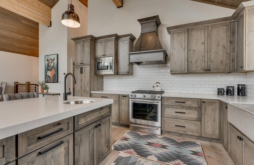 Truckee Casa | Streams and Dreams - TLUXP