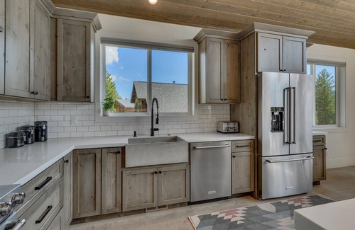 Truckee Casa | Streams and Dreams - TLUXP
