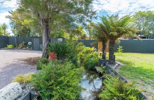 Waitahanui Casa | Streamside Fisherman's Cabin