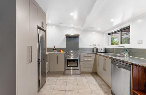 Waitahanui Casa | Streamside Fisherman's Cabin - Waitahanui, Taupo