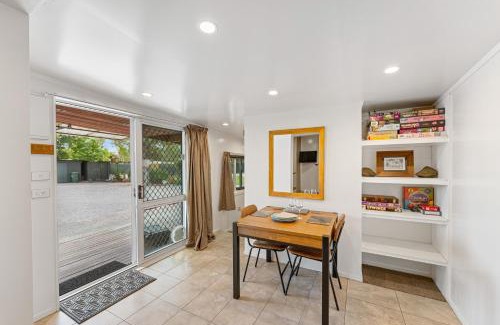 Waitahanui Casa | Streamside Fisherman's Cabin - Waitahanui, Taupo