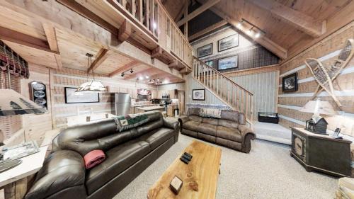 Gatlinburg - Pigeon Forge Casa | Streamsong Secluded Creek View Cabin
