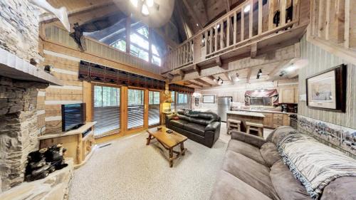 Gatlinburg - Pigeon Forge Casa | Streamsong Secluded Creek View Cabin