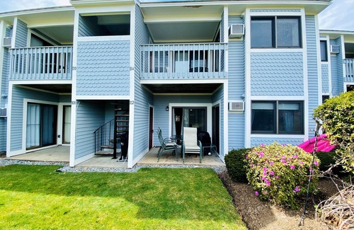 Brewster Condominio | Street Level, Renovated Kitchen & Bathrooms, 2 A/Cs, 6 Pool Passes (Fees Apply) - CH0099