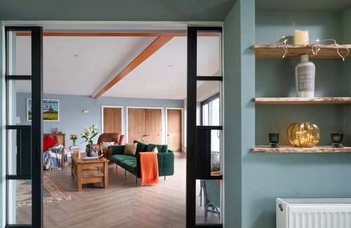 Llanfaelog Casa | Stretton House ~ Views of Snowdonia ~ Close to Rhosneigr Beach