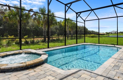 Bay Lake Villa | Magnífica Villa 8BR / Piscina / Teatro privado / Pasos para la casa club
