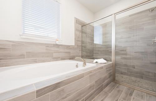West Kissimmee Casa | Striking Home With Games, Outdoor Kitchen Near Disney With Waterpark & Resort Access At Encore Resort - 7742Ff