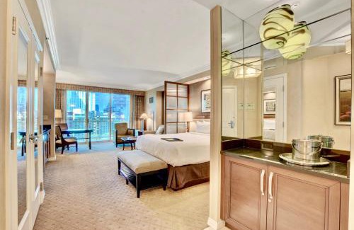 Las Vegas Apartamento | Strip View Balcony Suites - No Resort Fee !