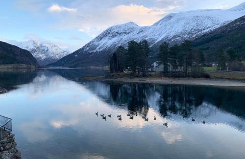 Mindresunde Apartamento | Stryn Crystal Apartments - Waterfront Apartment