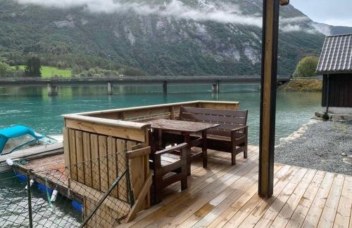 Mindresunde Apartamento | Stryn Crystal Apartments - Waterfront Apartment