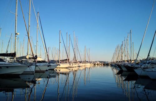 Toulon - Hyeres Apartamento | Studio à Hyères Port - Proche de toutes commodités