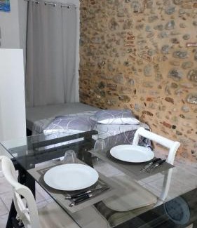 Le Boulou Apartamento | Studio à Le Boulou centre ville- pour 2 - petit prix- Juillet-aout réservation d'1 semaine minimum-check in 17-19h