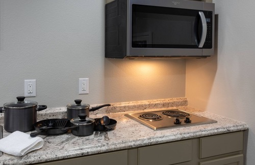 Park Forest - LA North Casa | Studio, 1 King Bed, Kitchenette - Non-Smoking