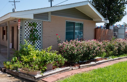 Park Forest - LA North Casa | Studio, 1 King Bed, Kitchenette - Non-Smoking