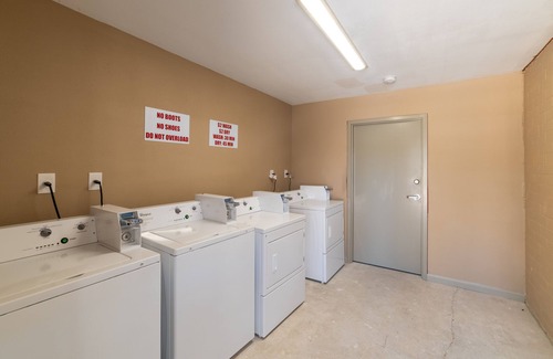 Park Forest - LA North Casa | Studio, 1 King Bed, Kitchenette - Non-Smoking