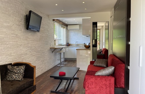 La Bocca Nord Apartamento | Studio 10 minutes from the beaches of Cannes in a private family property.