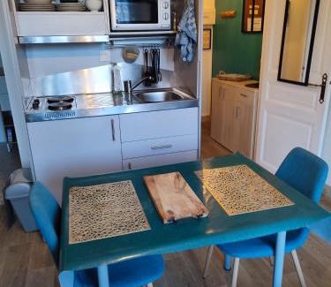Bagnoles-de-l'Orne Apartamento | Studio 10, très bien placé, parking wifi gratuit