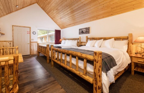 Whitefish Complejo | Studio 2 King Bed, Full Bath, Full Kitchen 10 Minutes from West Glacier Park!