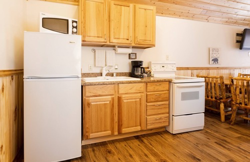 Whitefish Complejo | Studio 2 King Bed, Full Bath, Full Kitchen 10 Minutes from West Glacier Park!