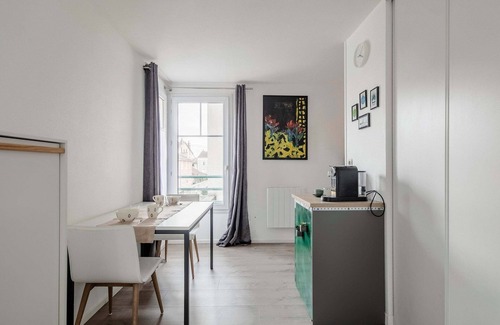 Quartier Chorier-Berriat Apartamento | Studio 24m2, balcony, reversible air conditioning, private parking, streetcar