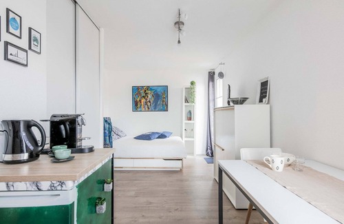 Quartier Chorier-Berriat Apartamento | Studio 24m2, balcony, reversible air conditioning, private parking, streetcar