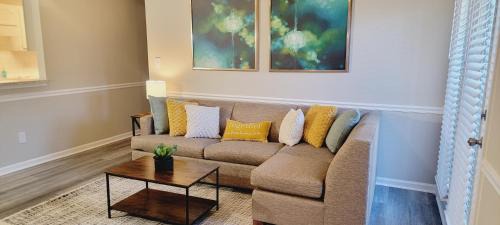 Pine Forest Apartamento | Studio 409 - Ground Floor Access, High-Speed Internet