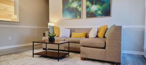 Pine Forest Apartamento | Studio 409 - Ground Floor Access, High-Speed Internet