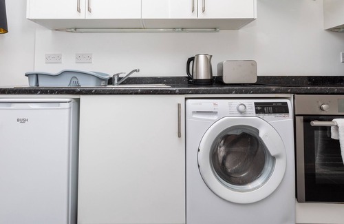 Crawley City Centre Apartamento | Studio-5 Apartment in Heart of Crawley Town