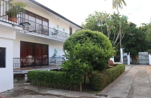 Los Brazos Apartamento | Studio with a Kitchen Steps Away from the Beach